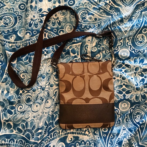 Coach Handbags - 🍬TO BE DONATED SOON🍬 Coach Messenger Crossbody